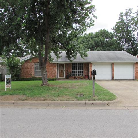 1608 Oakwood Ln