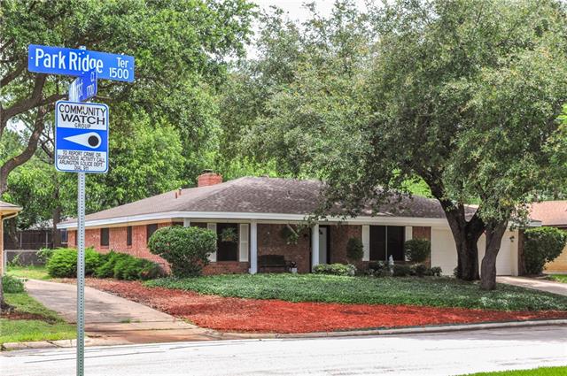 For Sale: 1511 Park Ridge Ter Arlington, TX 76012