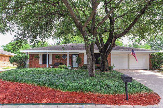 For Sale: 1511 Park Ridge Ter Arlington, TX 76012