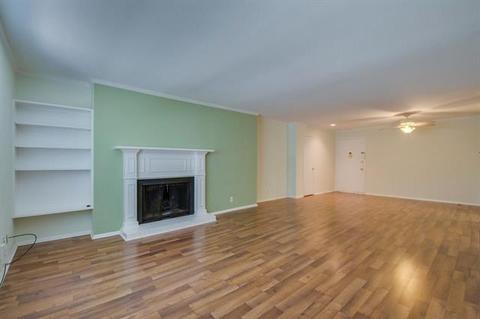 2334 Kingsway Dr