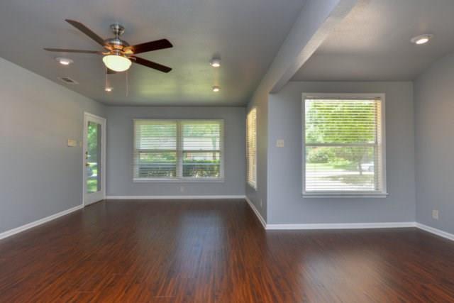 For Sale: 1119 W Lovers Ln Arlington, TX 76013