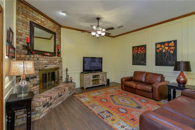 For Sale: 4505 Huntwick Blvd Arlington, TX 76016