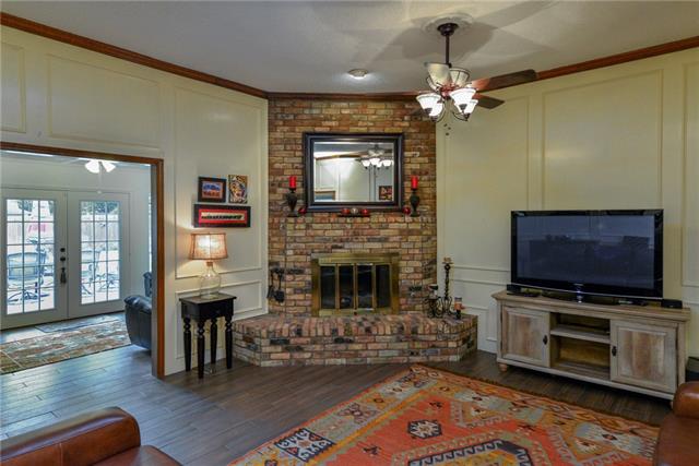For Sale: 4505 Huntwick Blvd Arlington, TX 76016