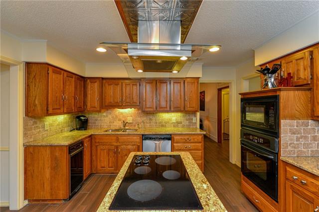 For Sale: 4505 Huntwick Blvd Arlington, TX 76016