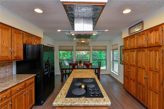 For Sale: 4505 Huntwick Blvd Arlington, TX 76016