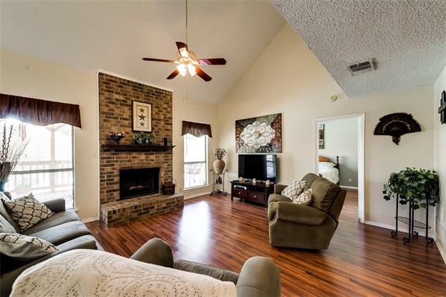 For Sale: 2215 Turf Club Dr Arlington, TX 76017