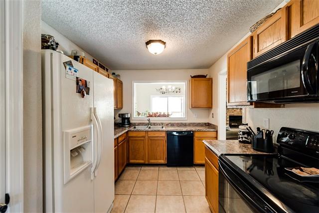 For Sale: 2215 Turf Club Dr Arlington, TX 76017