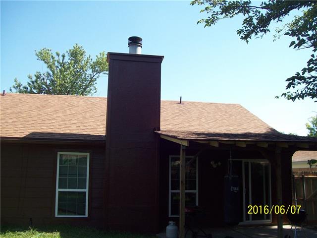 For Sale: 1605 Country Ln Arlington, TX 76018