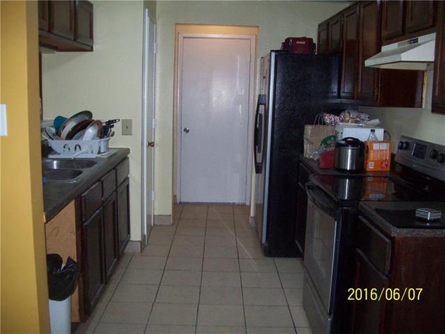 For Sale: 1605 Country Ln Arlington, TX 76018