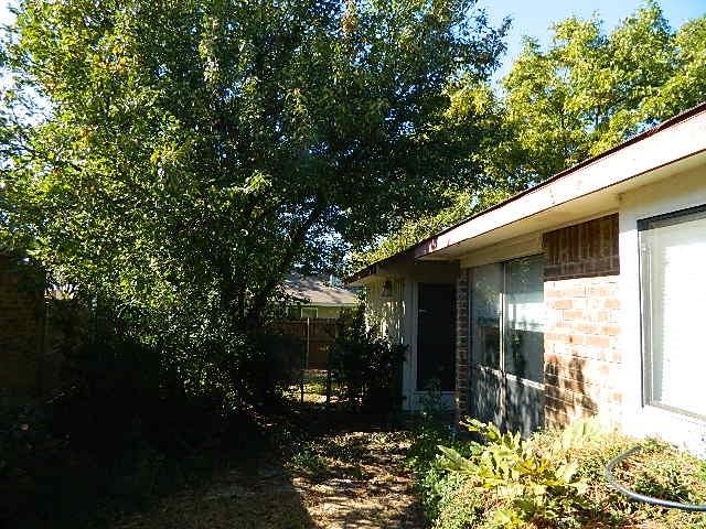 406 Hemlock Dr
