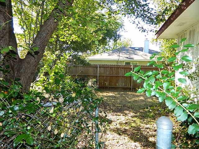 406 Hemlock Dr