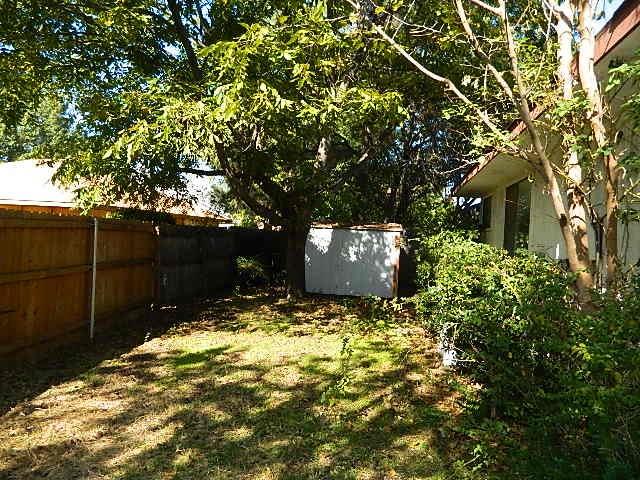 406 Hemlock Dr