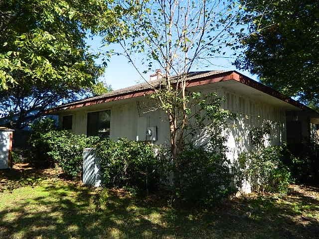 406 Hemlock Dr