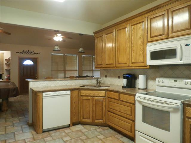 For Sale: 7219 Peden Rd Azle, TX 76020
