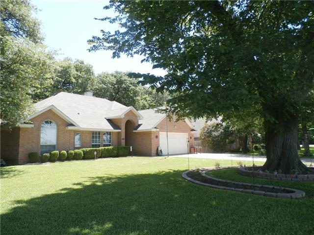 For Sale: 1104 Dunaway Ln Azle, TX 76020