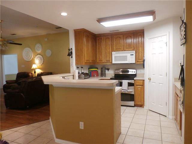 For Sale: 1104 Dunaway Ln Azle, TX 76020