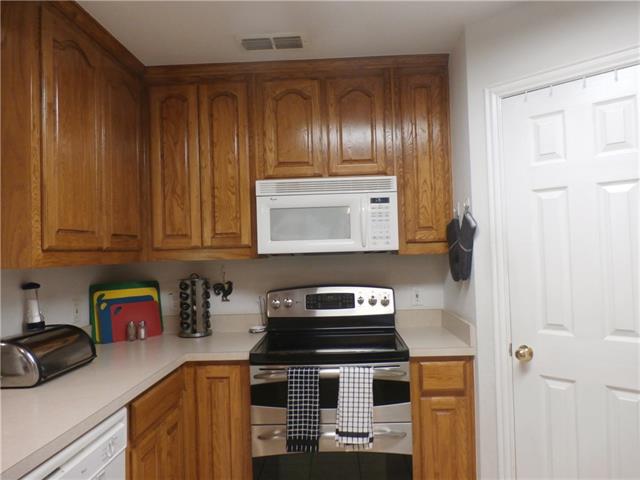 For Sale: 1104 Dunaway Ln Azle, TX 76020