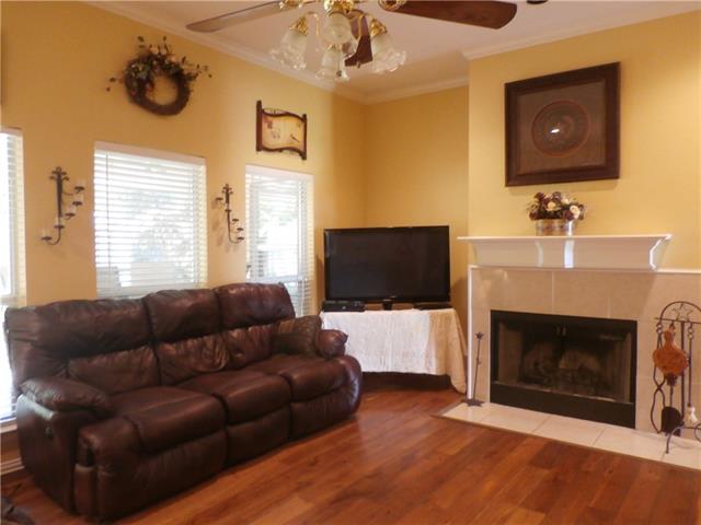 For Sale: 1104 Dunaway Ln Azle, TX 76020