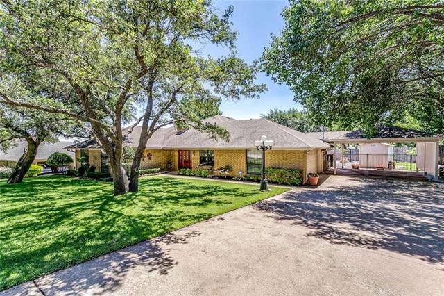 For Sale: 105 Red Oak Ct Burleson, TX 76028