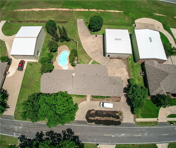 For Sale: 9013 Woodlawn Dr Granbury, TX 76049