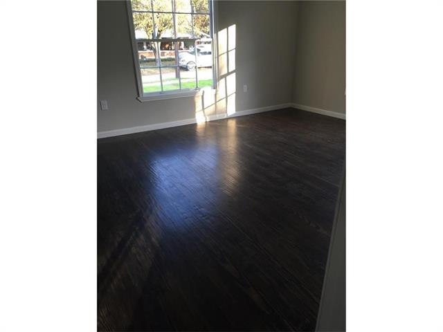 102 S 4th St