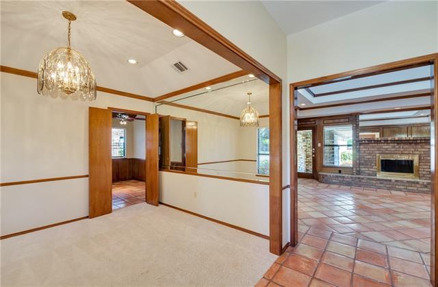 705 W Ld Lockett Rd