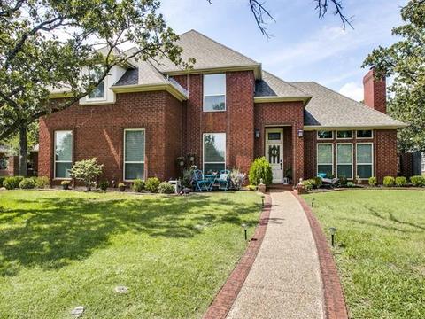 1004 Colonial Ct