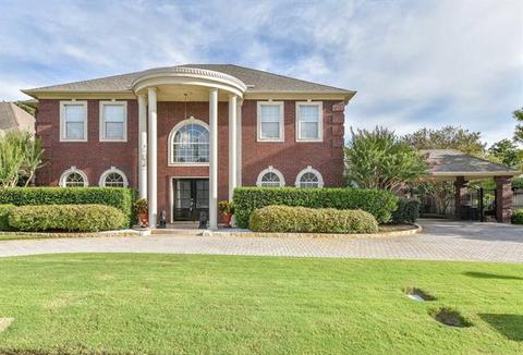 1004 Colonial Ct