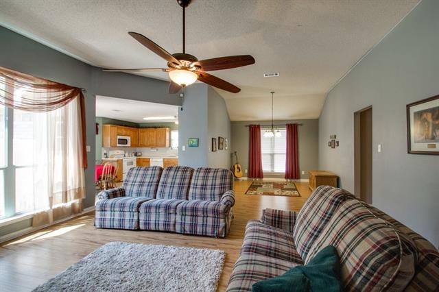 For Sale: 628 Dover Heights Trl Mansfield, TX 76063