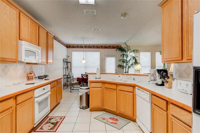 For Sale: 2406 Galway Dr Mansfield, TX 76063