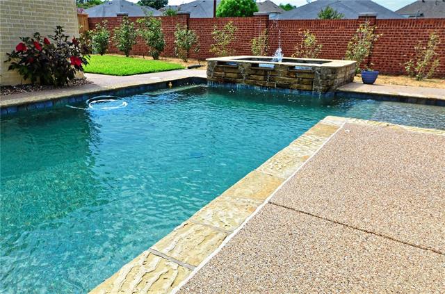 For Sale: 2117 Castle Creek Dr Mansfield, TX 76063