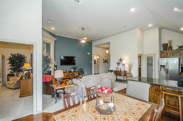 For Sale: 1204 Scott Dr Weatherford, TX 76087