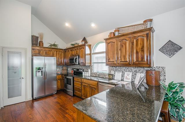 For Sale: 1204 Scott Dr Weatherford, TX 76087