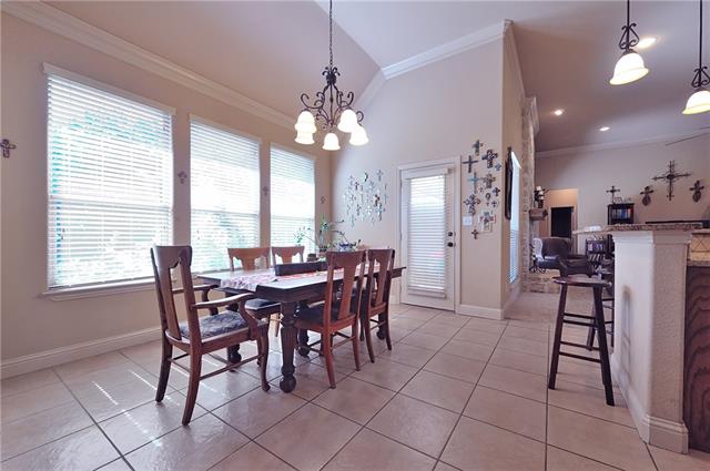 For Sale: 132 Overton Ridge Cir Weatherford, TX 76088
