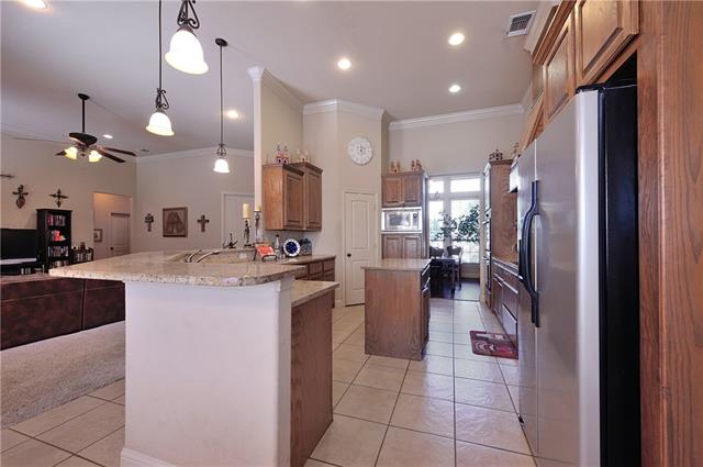 For Sale: 132 Overton Ridge Cir Weatherford, TX 76088