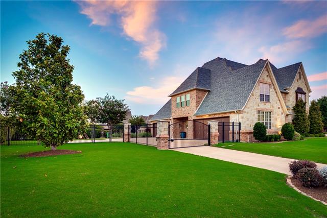 1712 Live Oak Ln