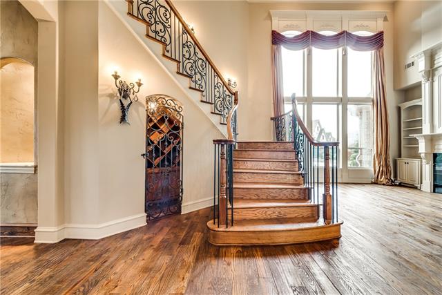 1712 Live Oak Ln