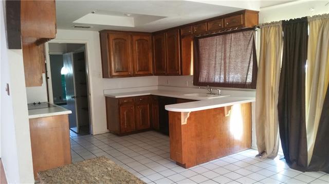 For Sale: 2859 Hitson Ln Fort Worth, TX 76112