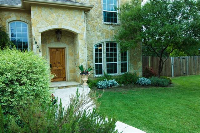 For Sale: 1924 Dakar Rd W Fort Worth, TX 76116