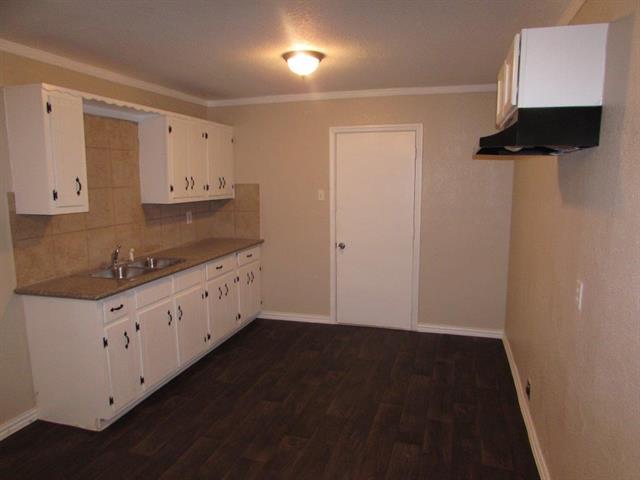For Sale: 3222 Devalcourt Ave Fort Worth, TX 76119