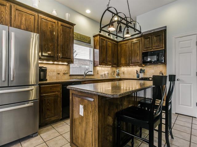 For Sale: 4717 Belladonna Dr Fort Worth, TX 76123