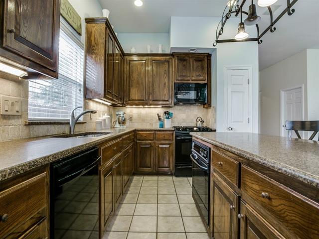 For Sale: 4717 Belladonna Dr Fort Worth, TX 76123
