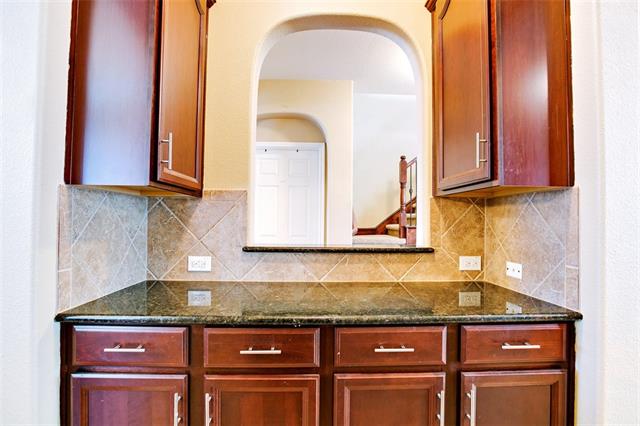 2440 Grand Rapids Dr