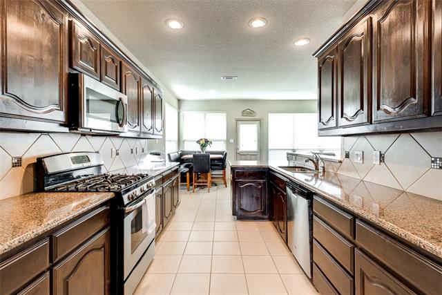 2328 Moccassin Ln