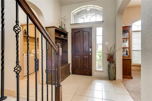 2328 Moccassin Ln