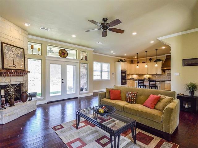 For Sale: 7109 Stone Villa Cir North Richland Hills, TX 76182