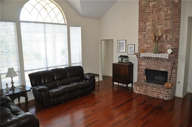 For Sale: 6813 Moss Ln North Richland Hills, TX 76182
