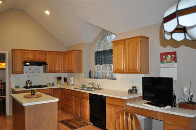For Sale: 6813 Moss Ln North Richland Hills, TX 76182