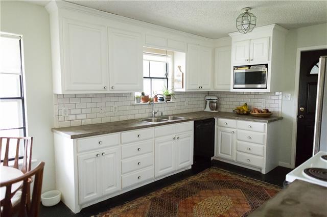 For Sale: 2702 Rockwood Ln Denton, TX 76209