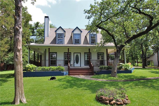 For Sale: 619 Kiowa Dr E Gainesville, TX 76240